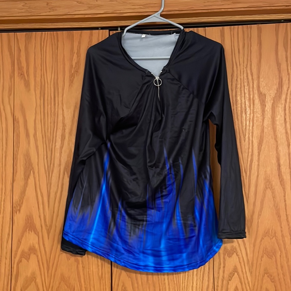 Womens athletic long sleeve